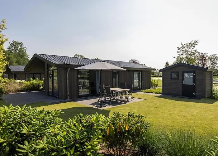 Σαλέ By Pond In Veldhoven