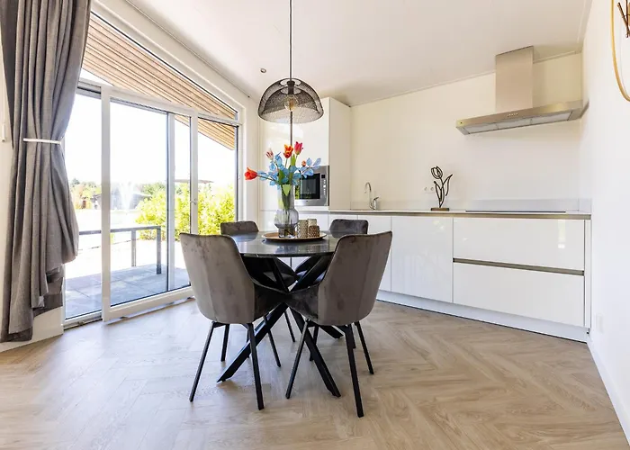 By Pond In * Veldhoven