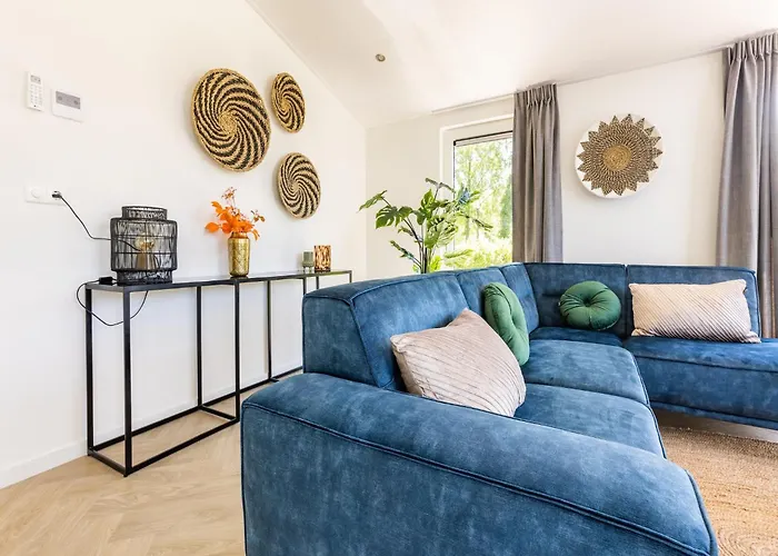 Σαλέ By Pond In *