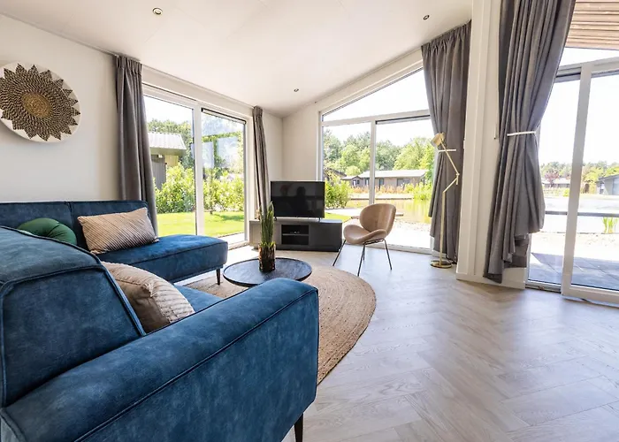 By Pond In Σαλέ Veldhoven