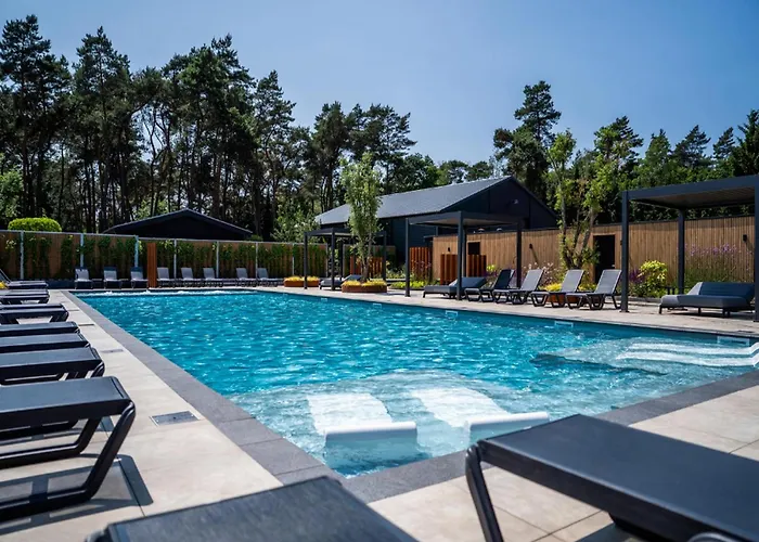 Σαλέ By Pond In *