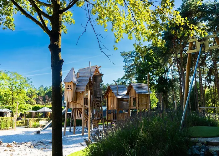 By Pond In شاليه *